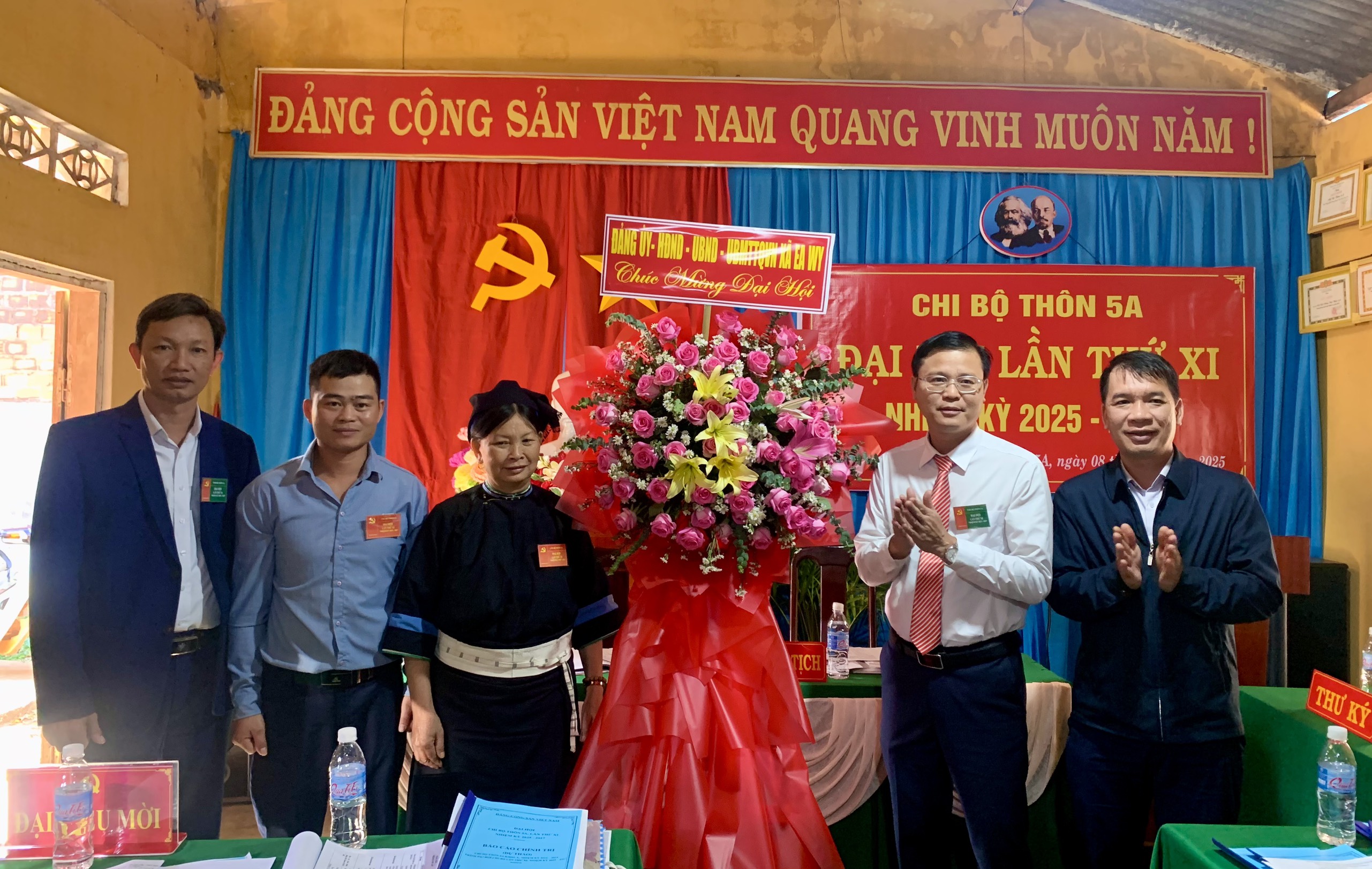 Xã Ea Wy: 100% Chi bộ cơ sở hoàn thành đại hội Chi bộ nhiệm kỳ 2025 -2027